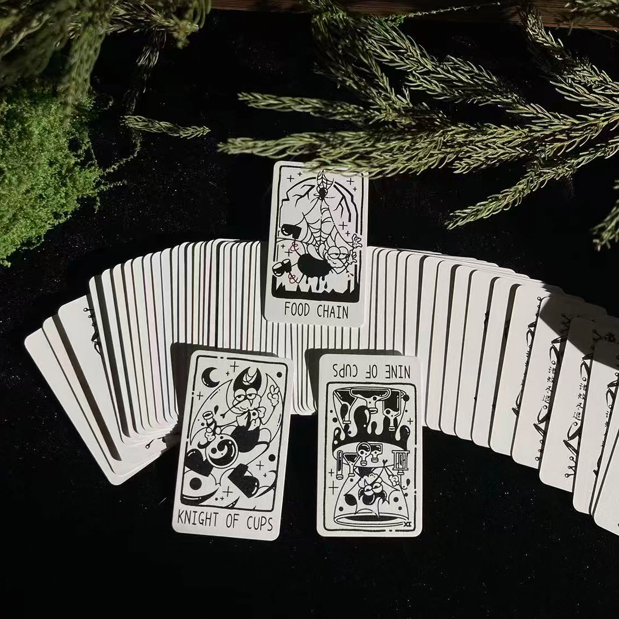 Buzzing Mosquito Tarot & Lenormand - Image 4