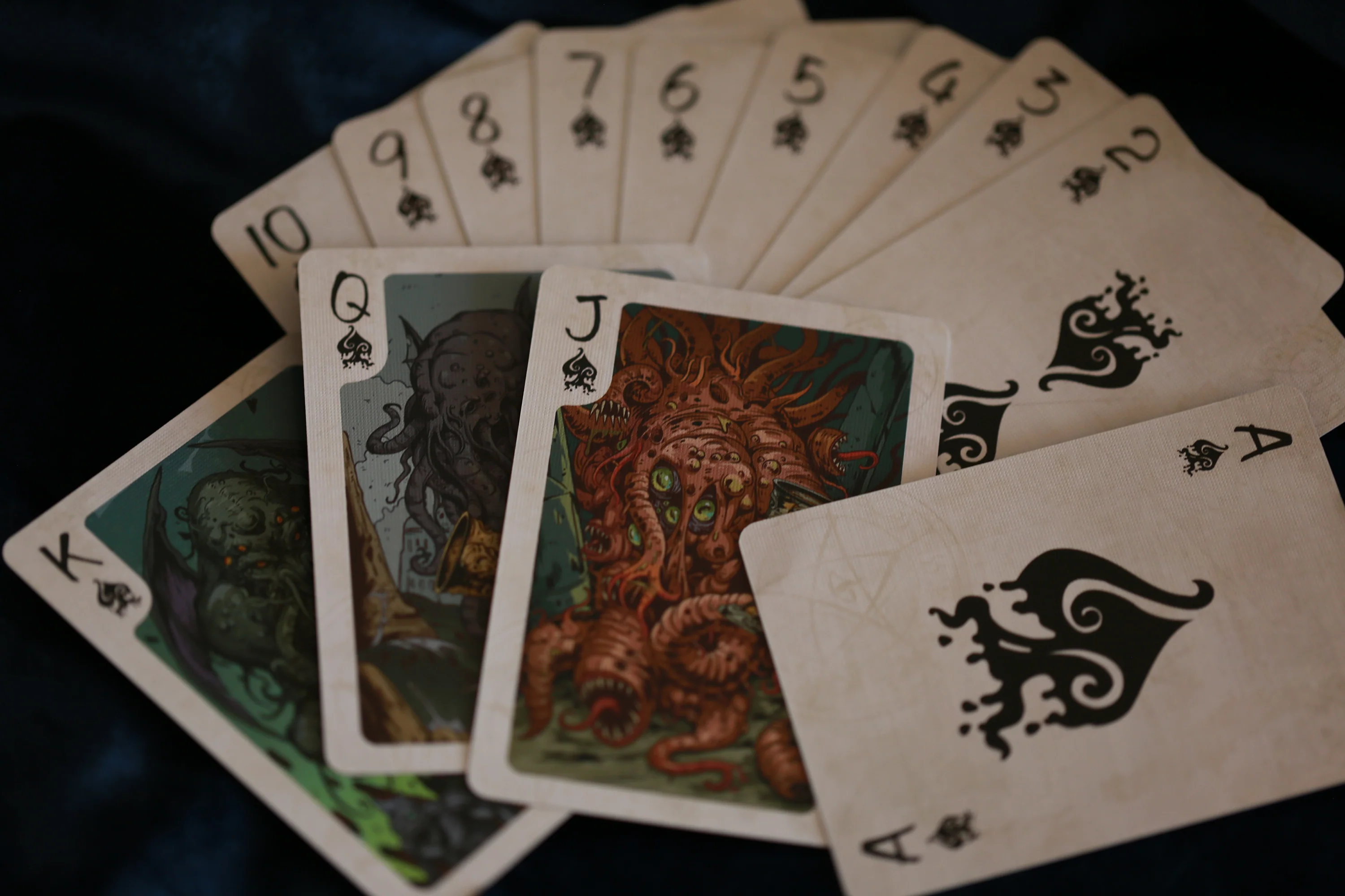 Cthulhu Mythos Comicology (Old Whispers) Playing Cards - Image 10