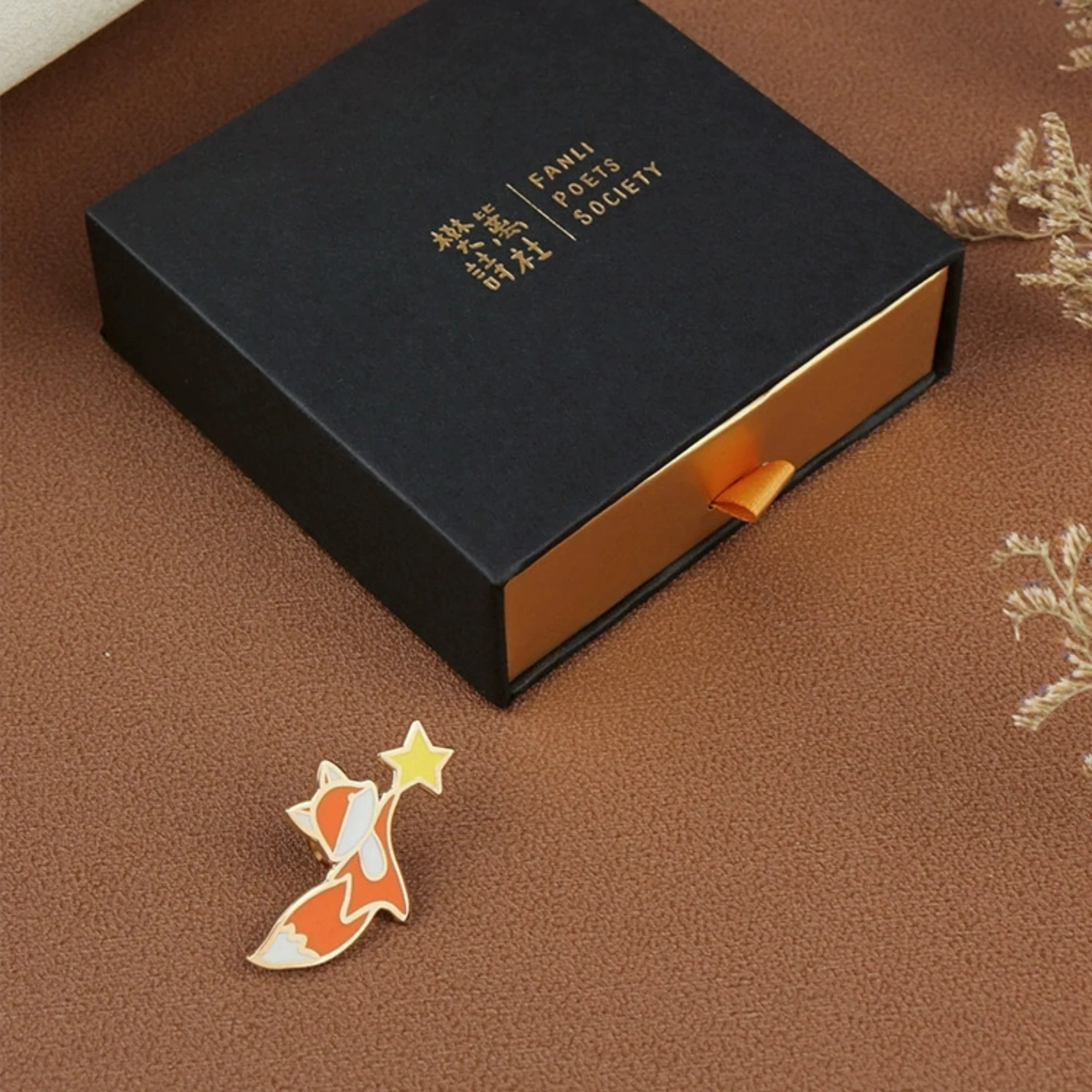 Fanli Enamel Pins "Dreaming Fox" - Image 6