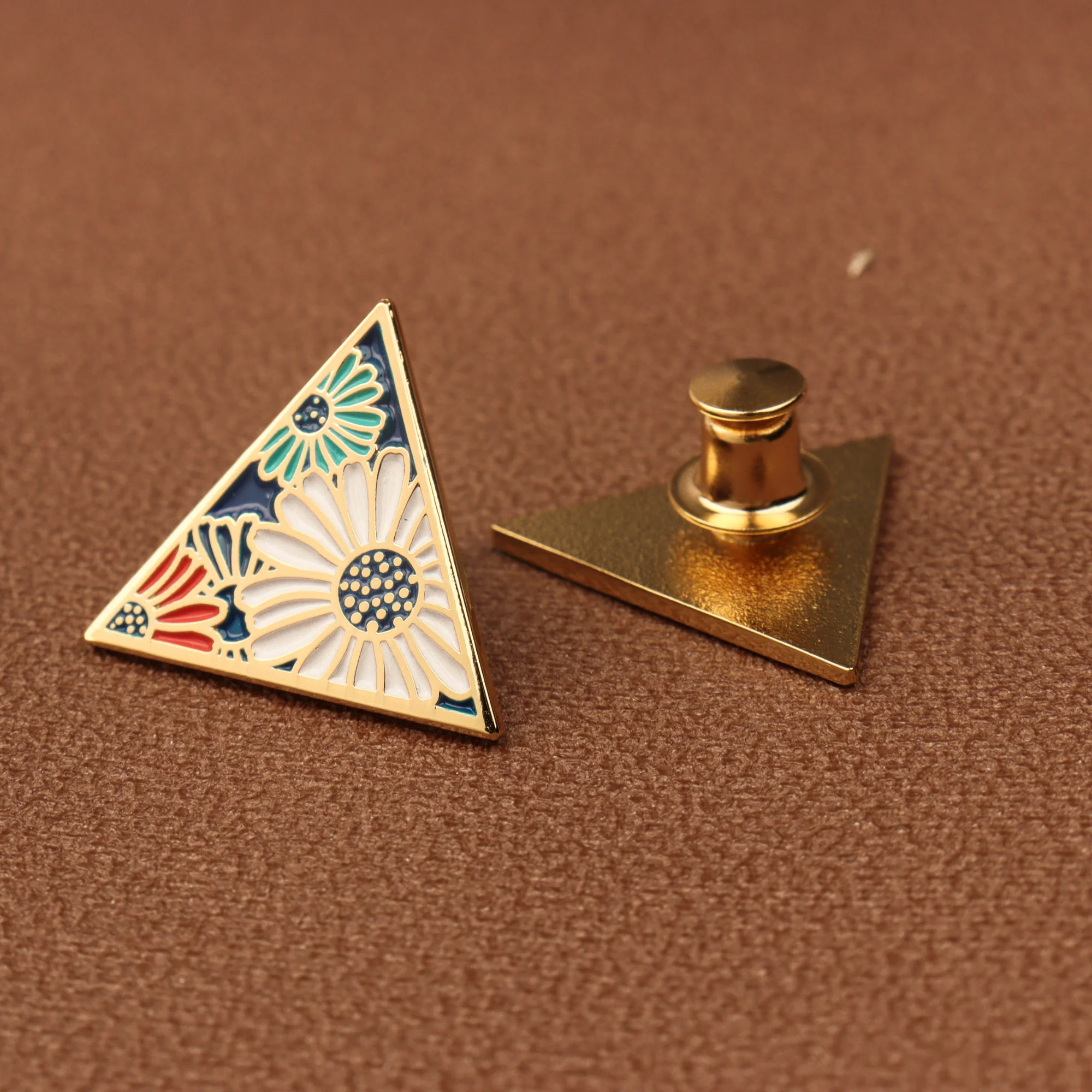 Fanli Enamel Pins "Little Daisy" - Image 4