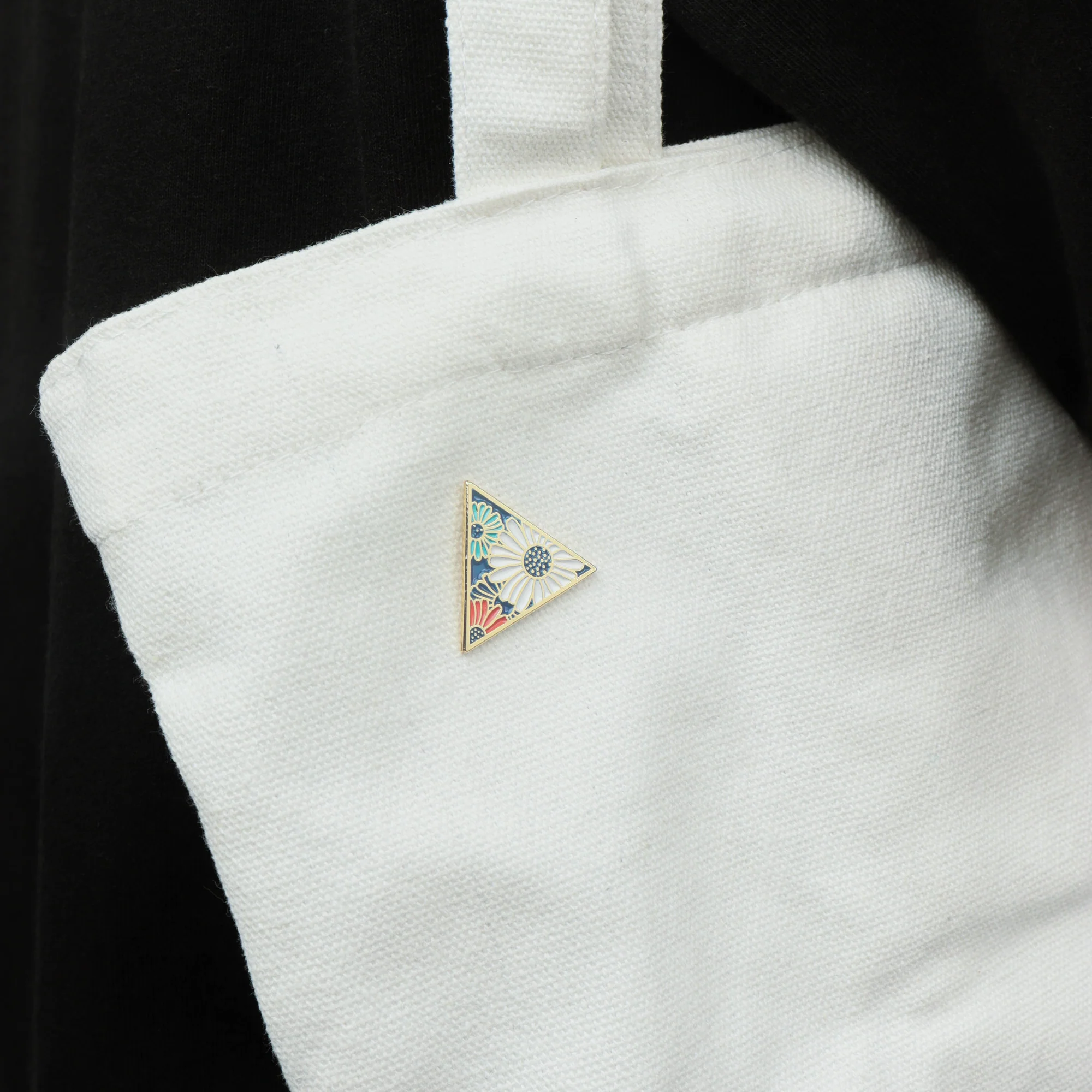 Fanli Enamel Pins "Little Daisy" - Image 9