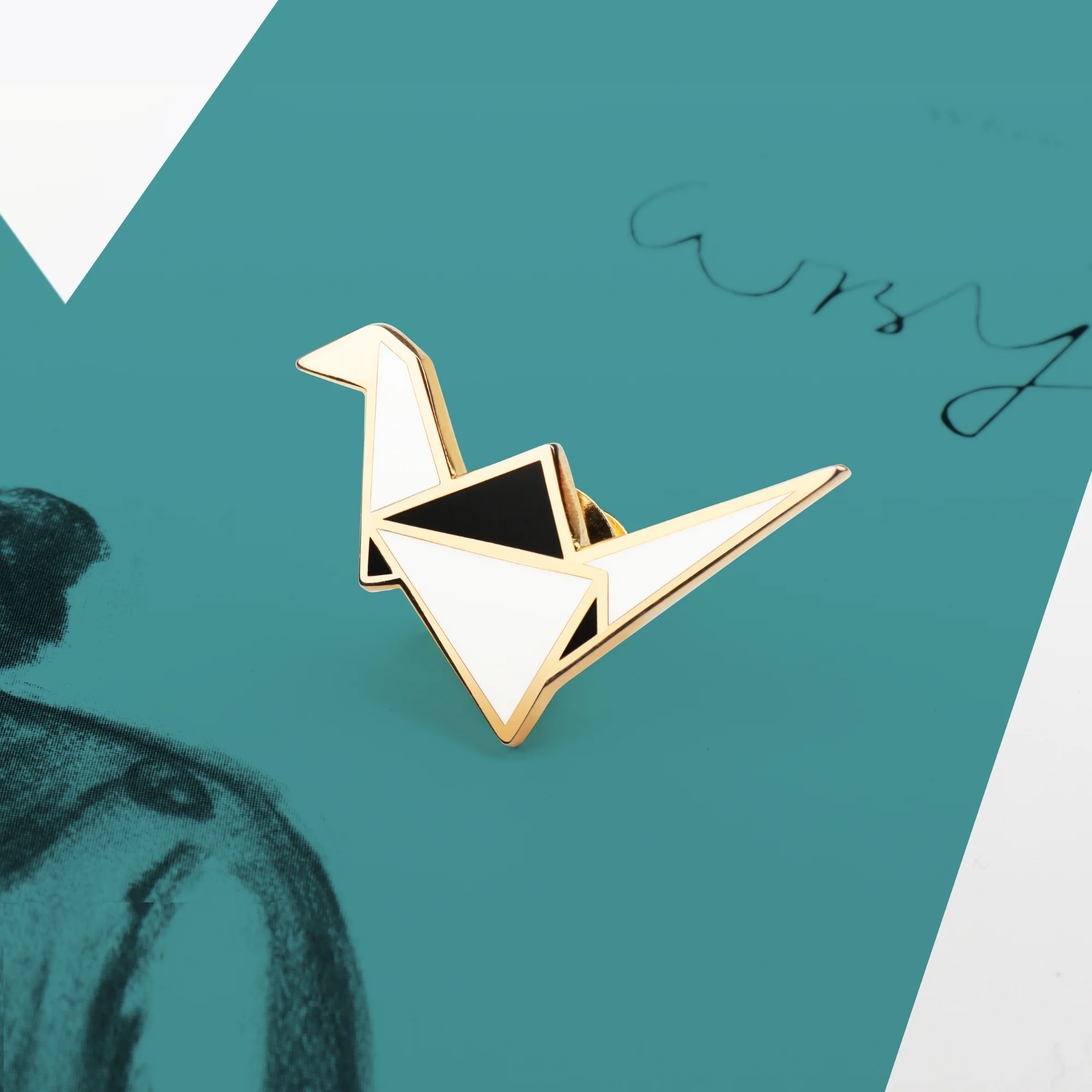 Fanli Enamel Pins "Paper Crane" - Image 2