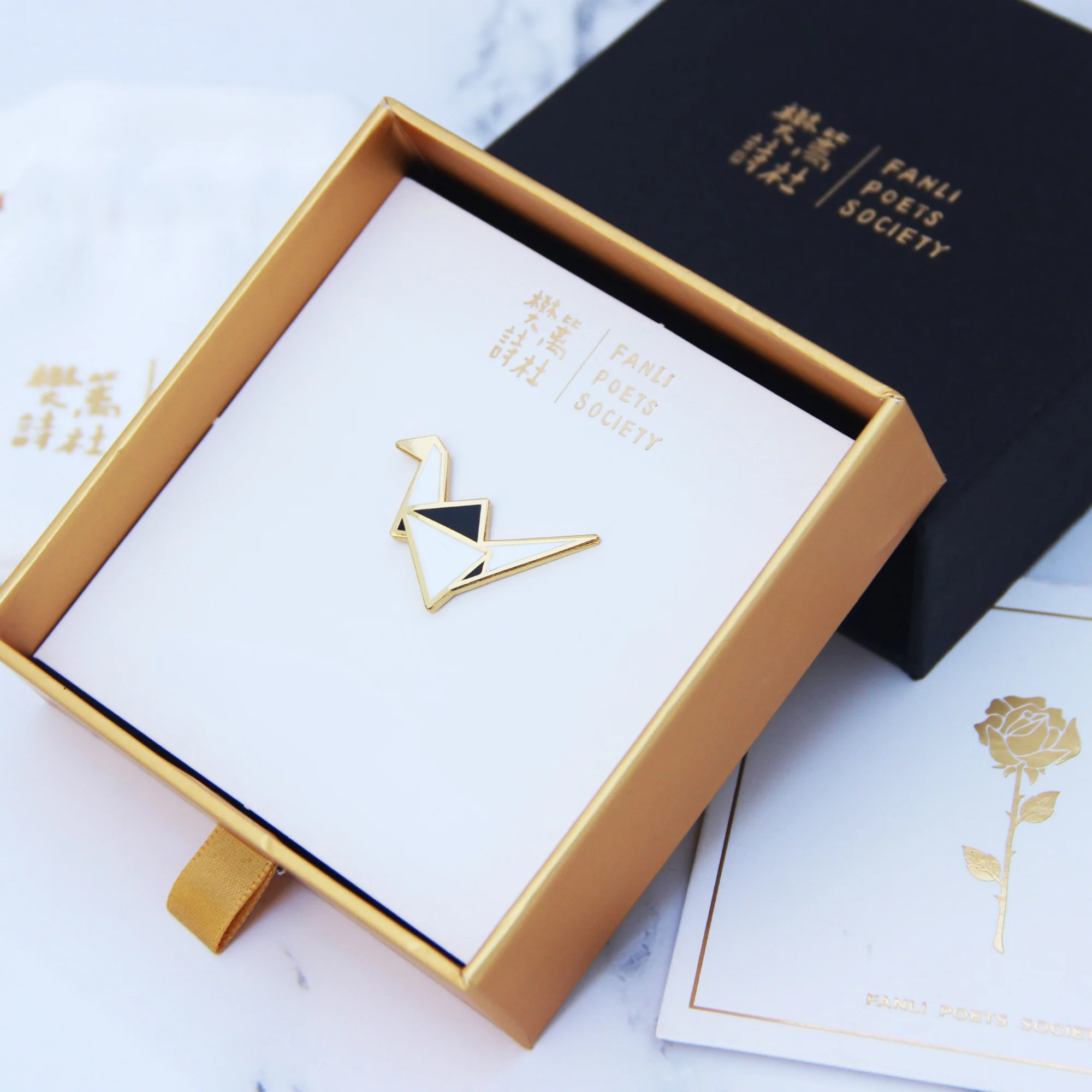 Fanli Enamel Pins "Paper Crane" - Image 4