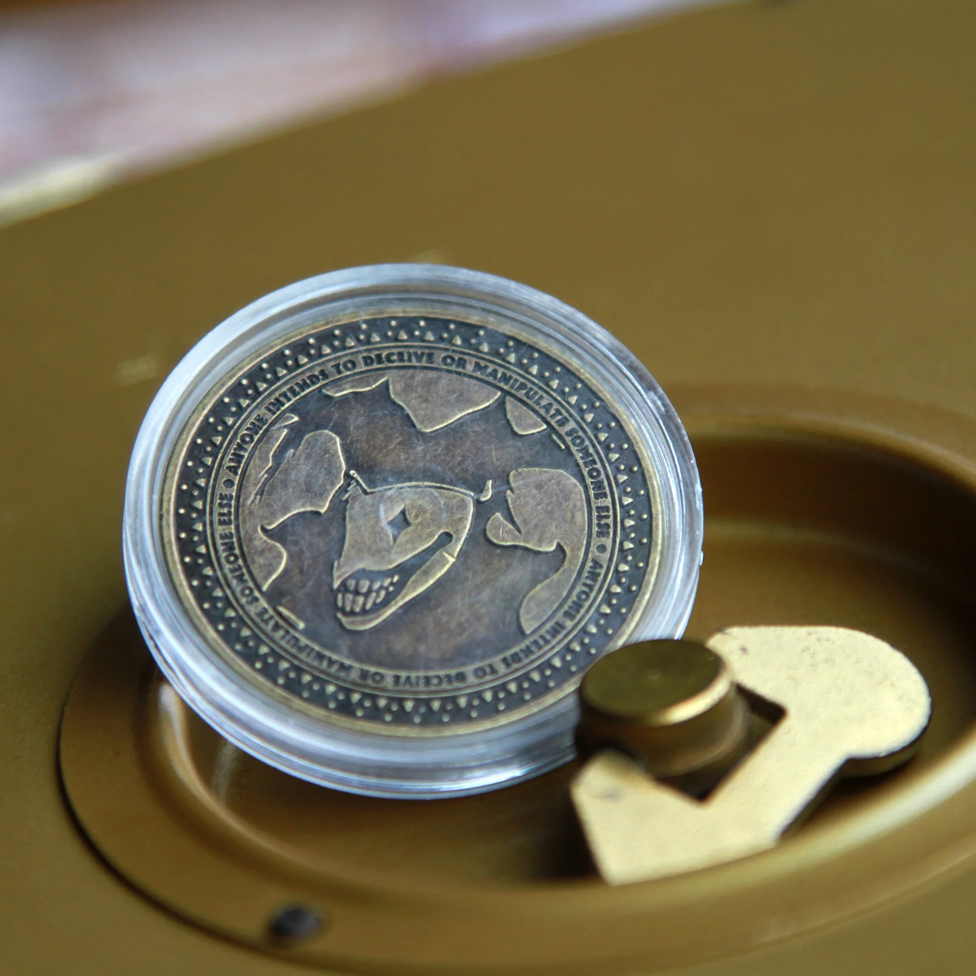 Manipulator Playing Cards Commemorative Coins - Image 9