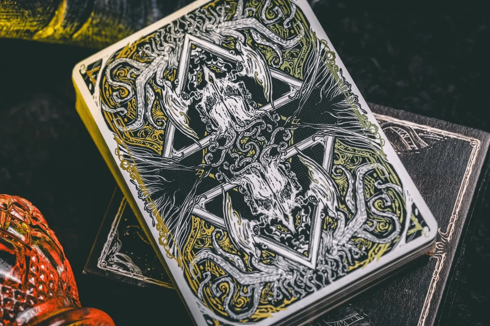 The King in Yellow Playing Cards - Image 15
