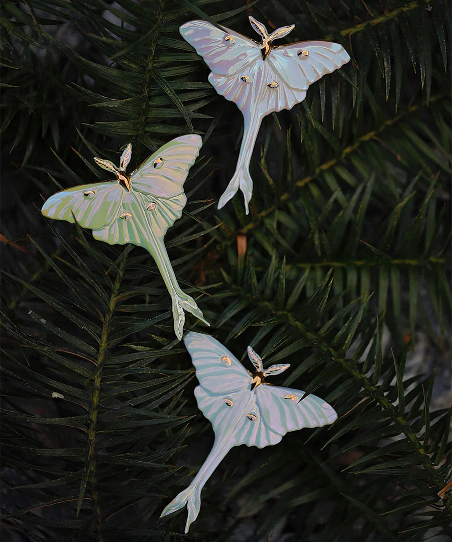 YIHE Ceramic Brooches "Luna Moth" - Image 2