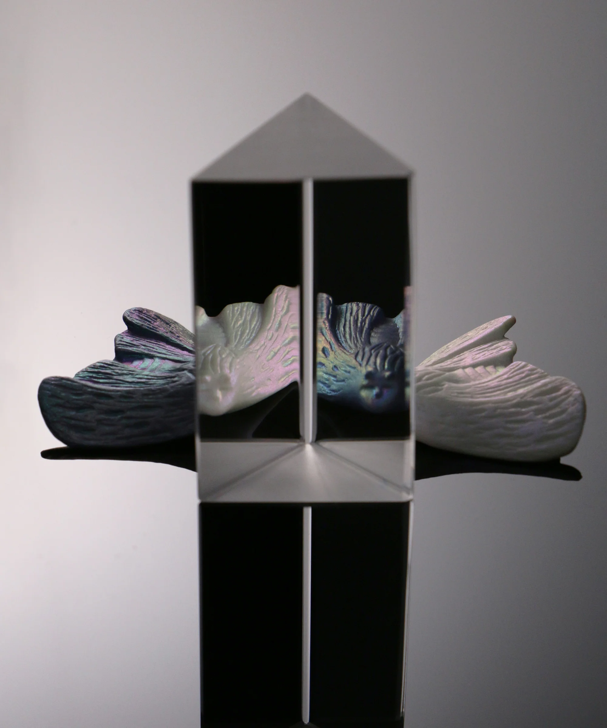 YIHE Ceramic Brooches "Moth to Flame" - Image 4