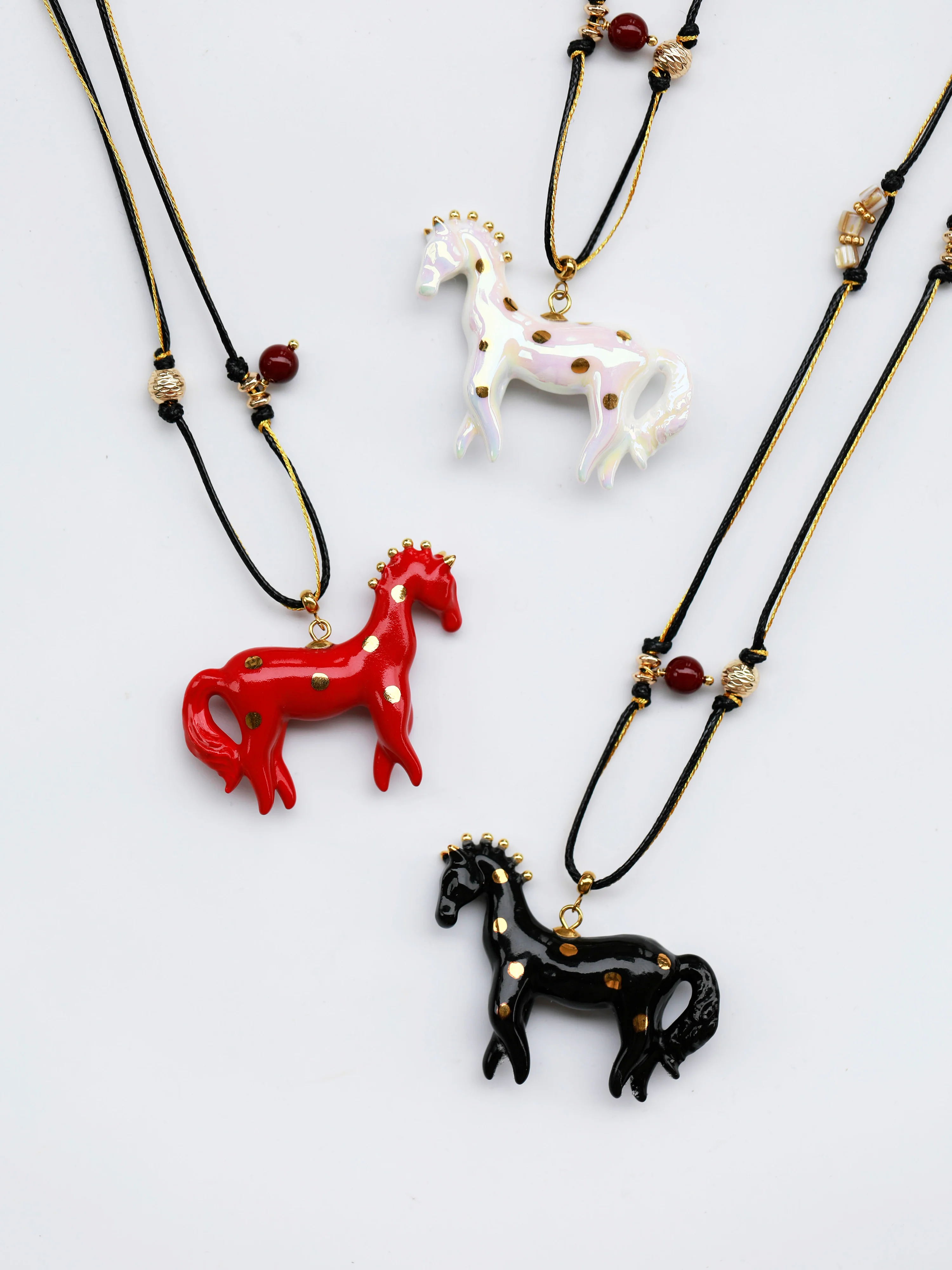 YIHE Ceramic Necklace "Dream Pony" - Image 3
