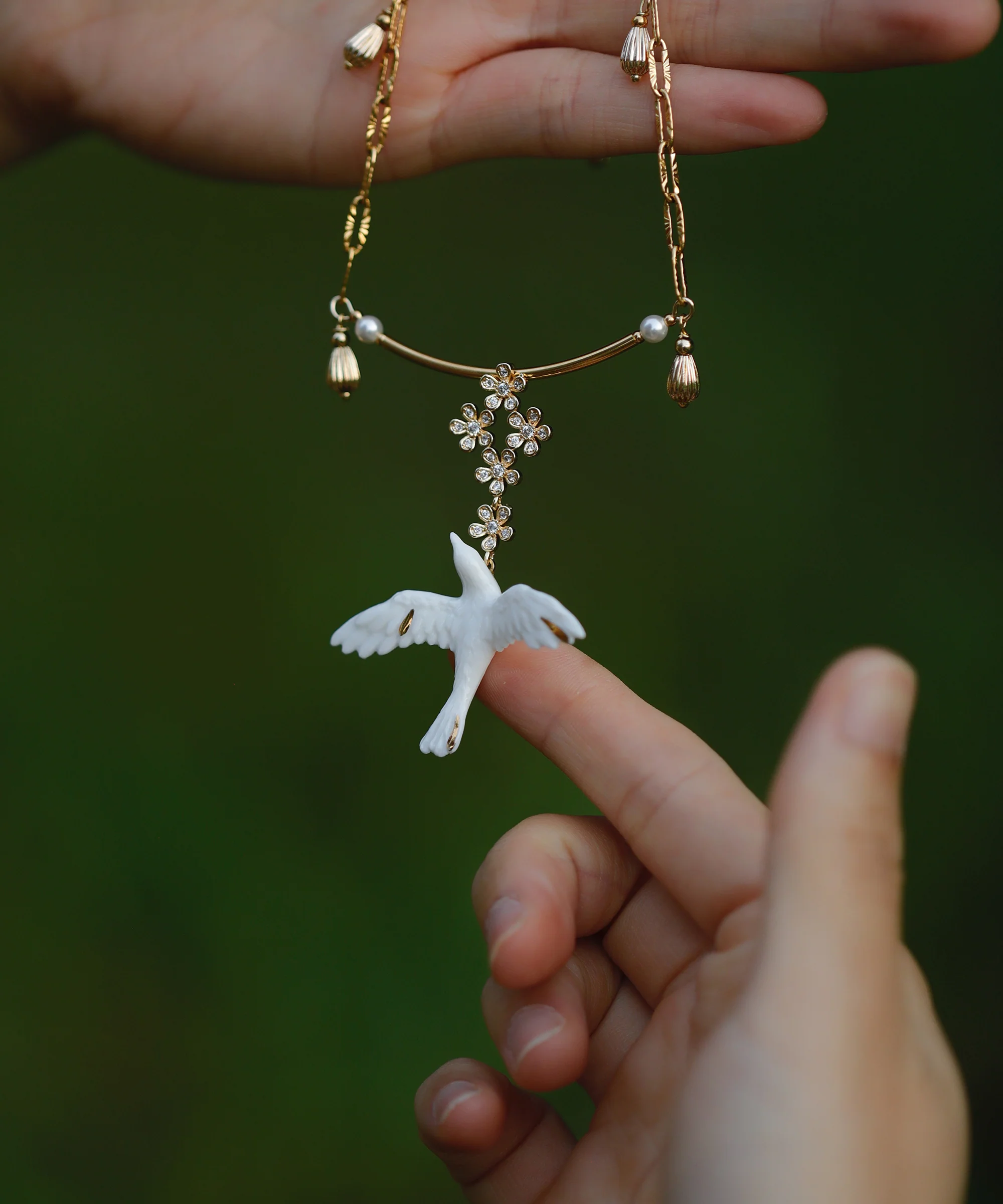 YIHE Ceramic Necklace "Flight of Grace" - Image 2