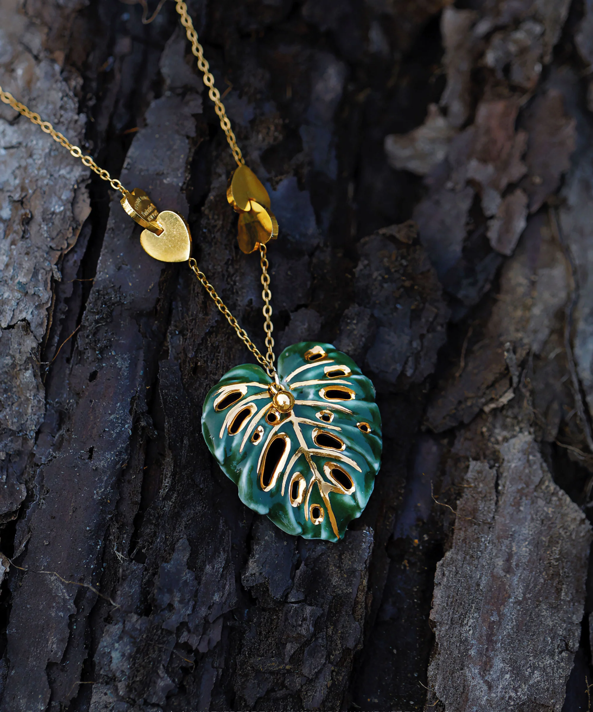 YIHE Ceramic Necklace "Monstera Leaf" - Image 5